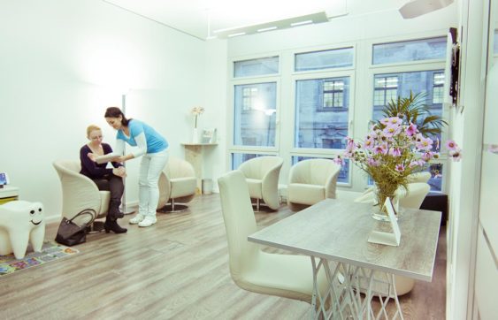 Wartezimmer Praxis für Zahnärztliche Lasertherapie in Dresden